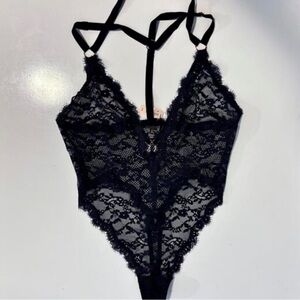 Victoria’s Secret Bombshell Lace Lingerie. SMALL.